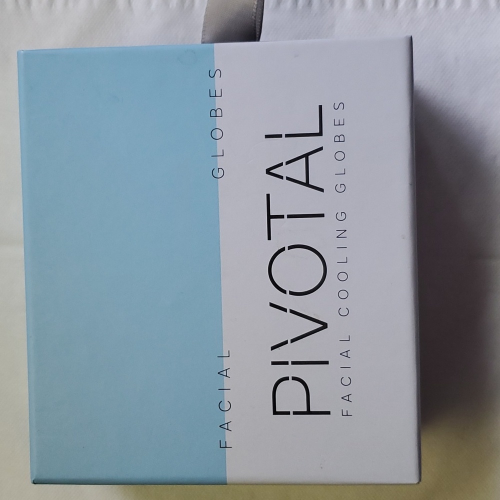 Pivotal Facial Cooling Globes